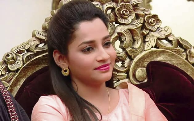 Enga Veetu Mappilai Abarnathi To Debut Opposite Gv Prakash Ramachandran's enga veetu pillai movie, story, cast & crew enga veetu pillai is a tamil drama movie, directed by tapi chanakya. enga veetu mappilai abarnathi to debut