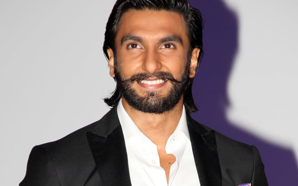 Manyaver Ranveer Ranveer completes 'marvellous' 10 years in Bollywood...