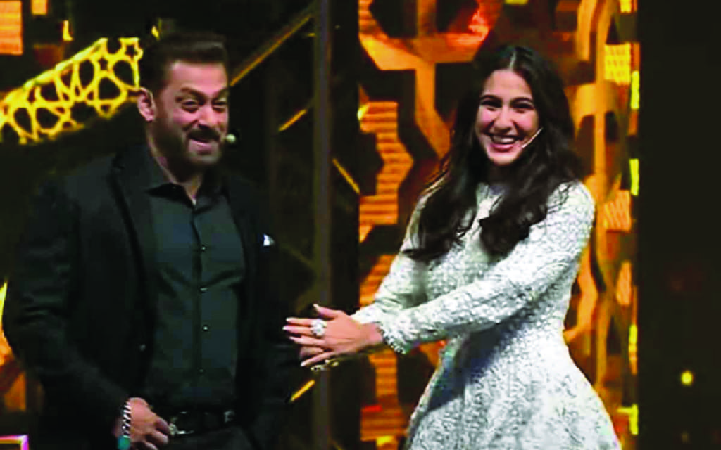 Sara calls Salman 'uncle' at IIFA Awards 2022